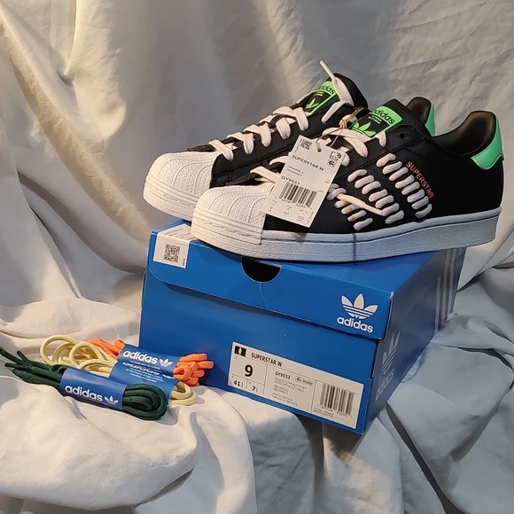 Superstar womens top size 9